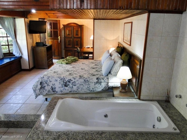 Imagen de la habitación del Hotel Bougainville, Penedo. Foto 17