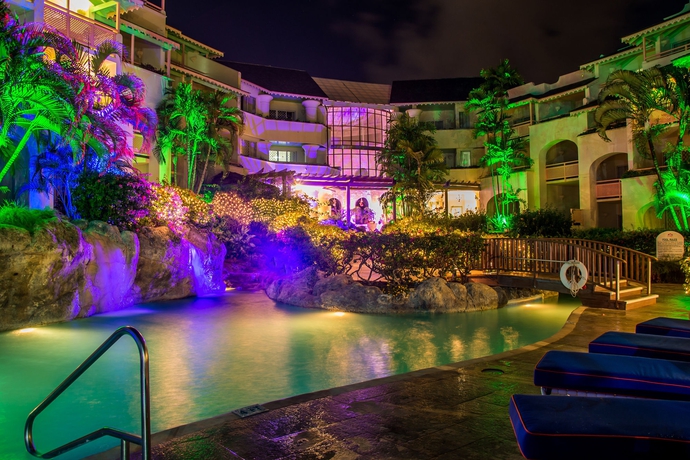 Imagen de la piscina del Hotel Bougainvillea Barbados. Foto 16