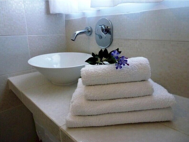 Imagen de la habitación del Hotel Bougainvillea Suites. Foto 5