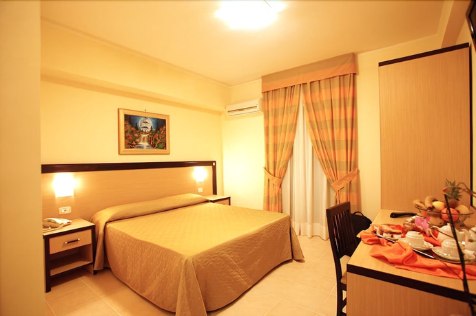 Imagen de la habitación del Hotel Bouganville Palace. Foto 11