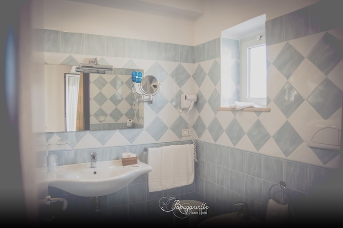 Imagen de la habitación del Hotel Bouganville Palace. Foto 14