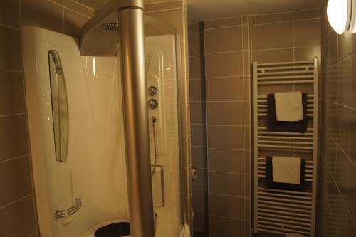 Imagen de la habitación del Hotel Bouillon. Foto 7