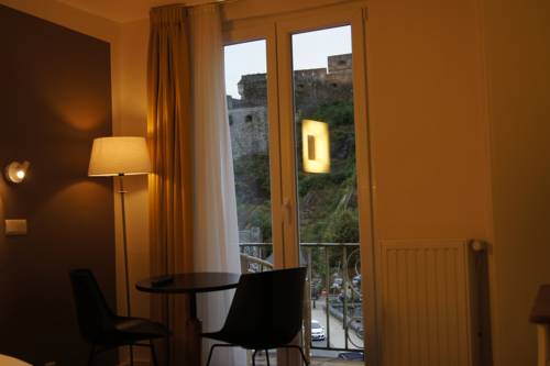 Imagen de la habitación del Hotel Bouillon. Foto 14