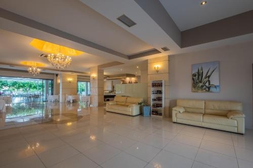 Imagen general del Hotel Bouka's Golden Sun (ex Gmp Bouka). Foto 5