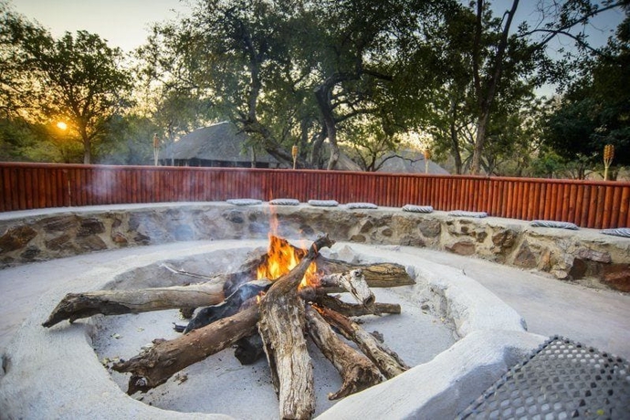 Imagen de los exteriores del Hotel Boulders Safari Lodge. Foto 14