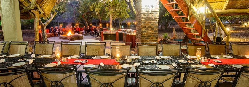 Imagen del bar/restaurante del Hotel Boulders Safari Lodge. Foto 5