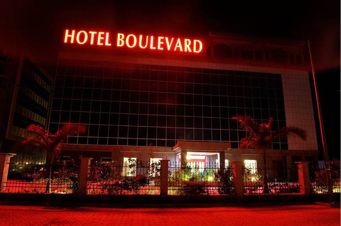 Imagen de los exteriores del Hotel Boulevard, Libreville. Foto 6