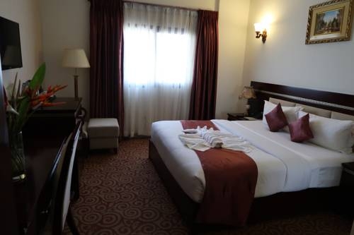 Imagen de la habitación del Hotel Boulevard Palace. Foto 5