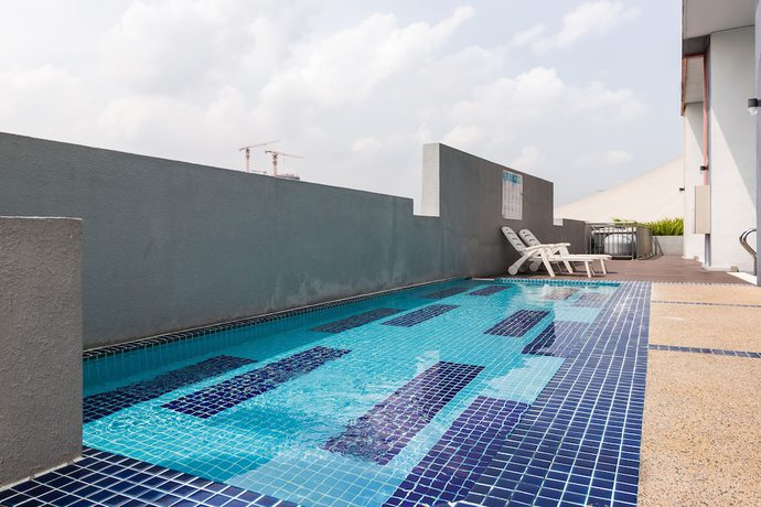 Imagen de la piscina del Hotel Boulevard Service Suites At Jln Kuching. Foto 20