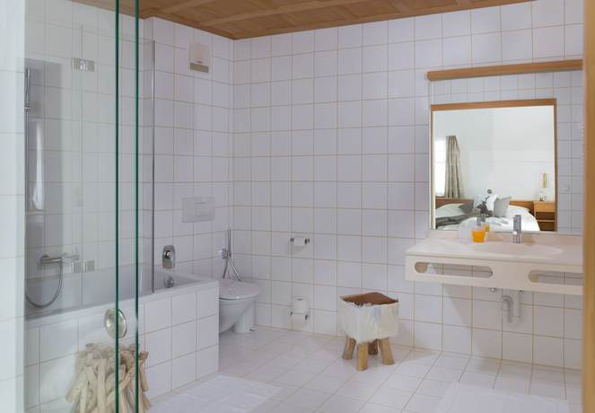 Imagen de la habitación del Hotel Bödele Alpenhotel. Foto 16