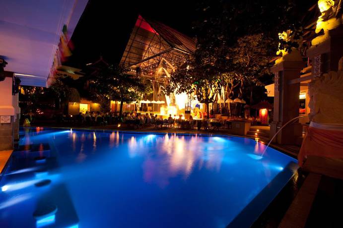 Imagen de la piscina del Hotel Bounty. Foto 14