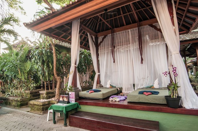 Imagen de la piscina del Hotel Bounty. Foto 15