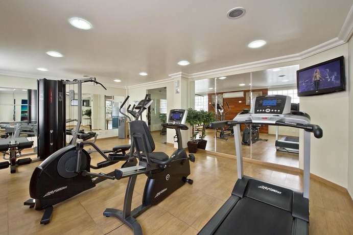 Imagen de los interiores del Hotel Bourbon Curitiba E Su&iacute;tes. Foto 11