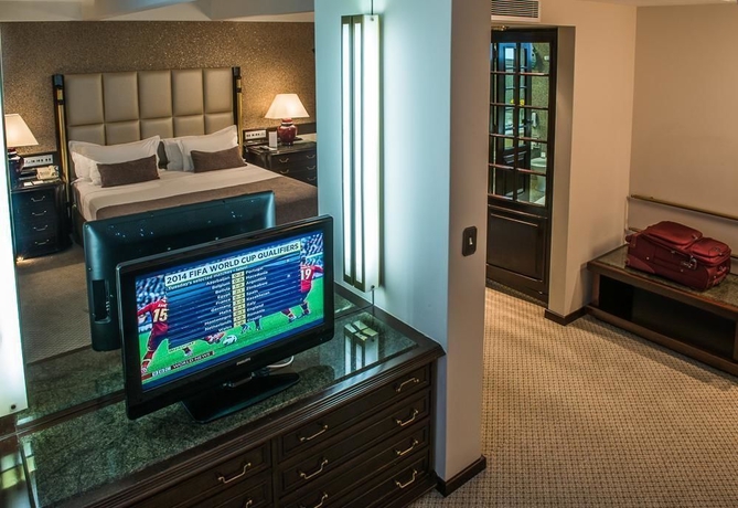 Imagen de la habitación del Hotel Bourbon Curitiba E Su&iacute;tes. Foto 5