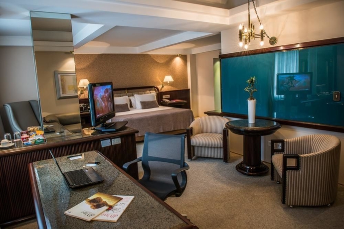 Imagen de la habitación del Hotel Bourbon Curitiba E Su&iacute;tes. Foto 8