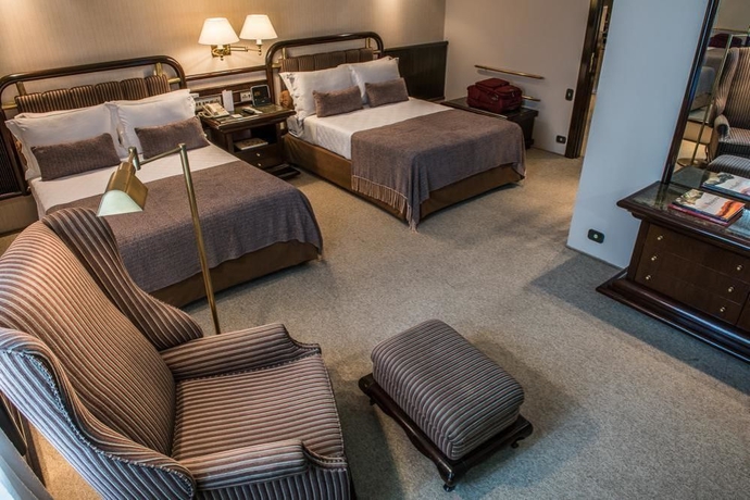 Imagen de la habitación del Hotel Bourbon Curitiba E Su&iacute;tes. Foto 9