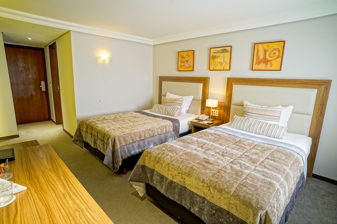 Imagen de la habitación del Hotel Bourbon Dom Ricardo Aeroporto Curitiba Business. Foto 9