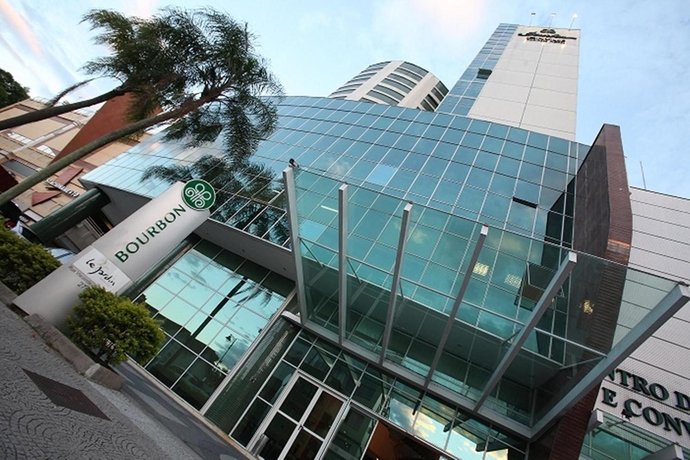 Imagen de los exteriores del Hotel Bourbon Joinville Convention. Foto 6