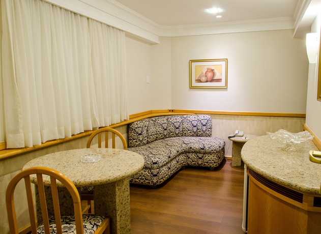Imagen de los interiores del Hotel Bourbon Londrina Business. Foto 11