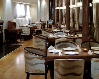 Imagen del bar/restaurante del Hotel Bourgas. Foto 4
