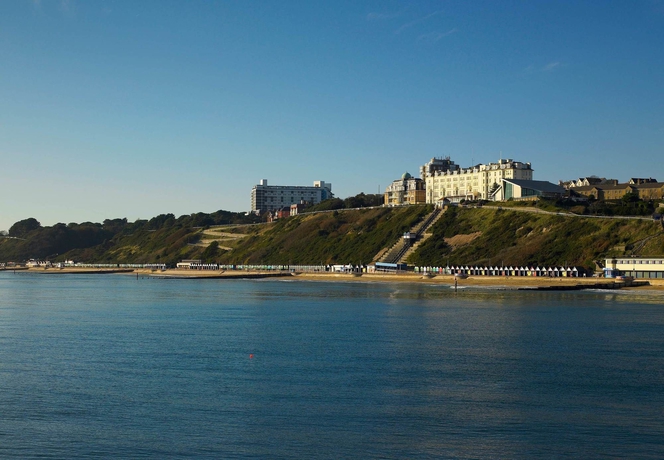 Imagen de los exteriores del Hotel Bournemouth Highcliff Marriott. Foto 8