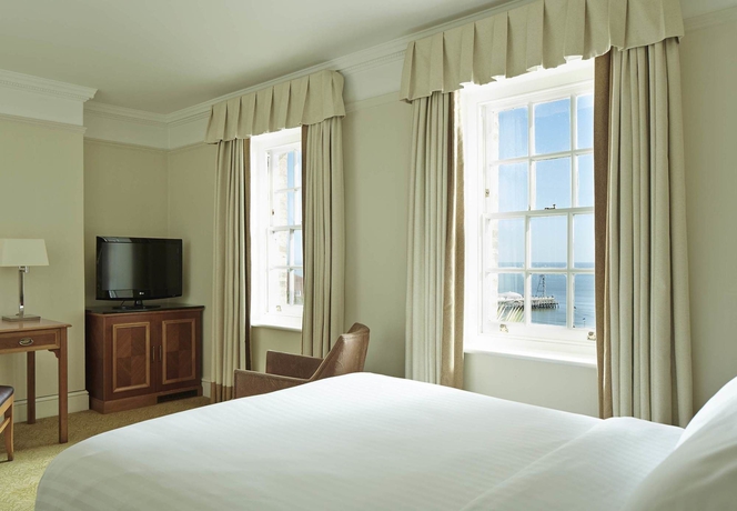 Imagen de la habitación del Hotel Bournemouth Highcliff Marriott. Foto 5