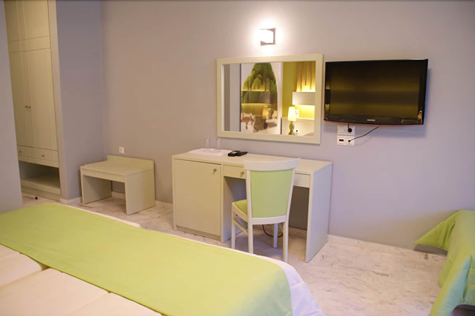 Imagen de la habitación del Hotel Bourtzi. Foto 5