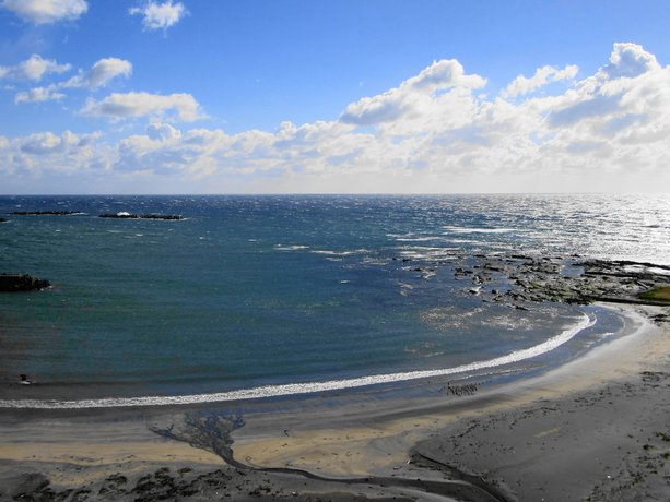 Imagen de los exteriores del Hotel Bousou Shirahama Umisato. Foto 10