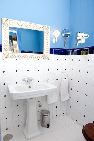 Imagen de la habitación del Hotel Boutique Al-ana Marbella. Foto 7