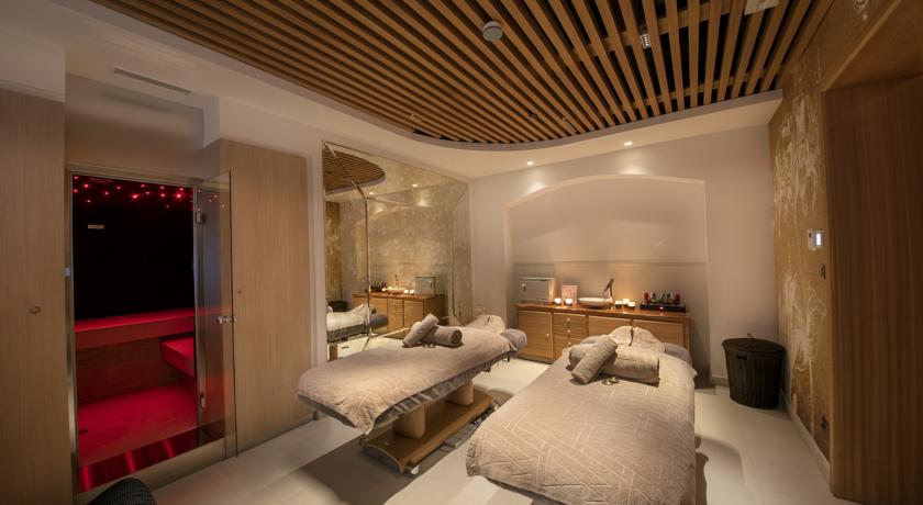 Imagen de los interiores del Hotel Boutique Alhambra. Foto 8