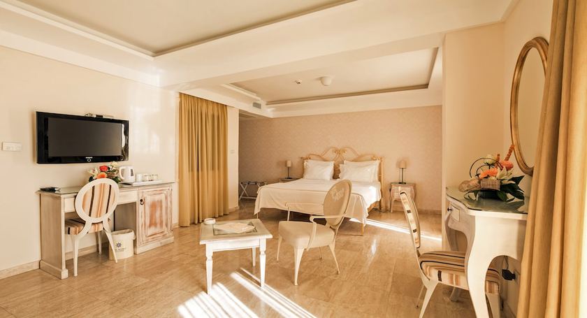 Imagen de la habitación del Hotel Boutique Azimut. Foto 16