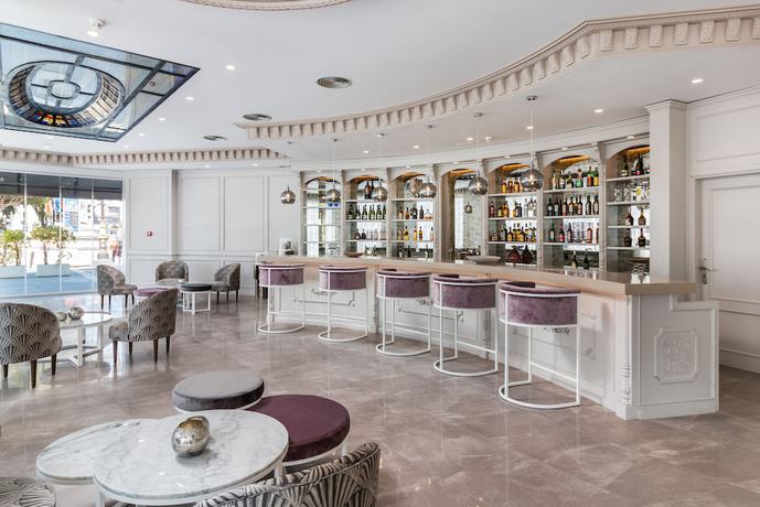 Imagen del bar/restaurante del Hotel Boutique B51. Foto 2