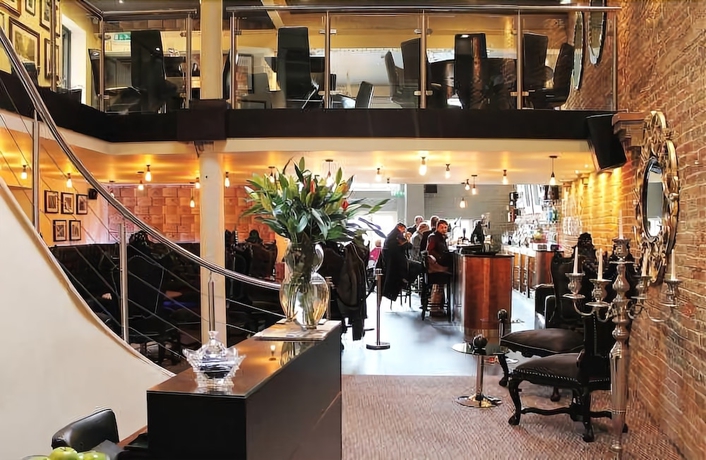 Imagen de los interiores del Hotel Boutique By Browns. Foto 18