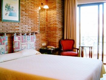 Imagen de la habitación del Hotel Boutique Calas De Alicante. Foto 6