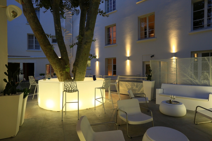 Imagen del bar/restaurante del Hotel Boutique Cezanne. Foto 4