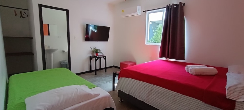 Imagen de la habitación del Hotel Boutique Chateau de la Mar. Foto 4