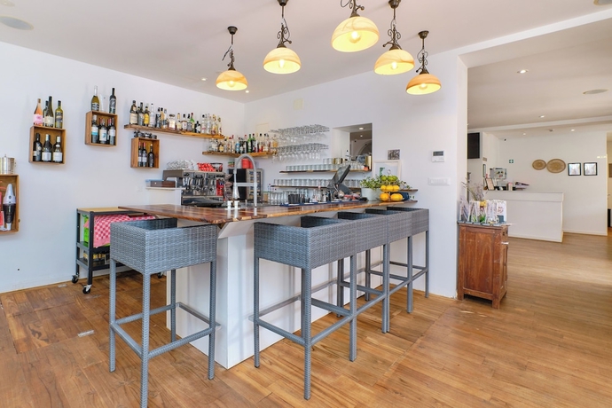 Imagen de los interiores del Hotel Boutique Dolphin Suites. Foto 12