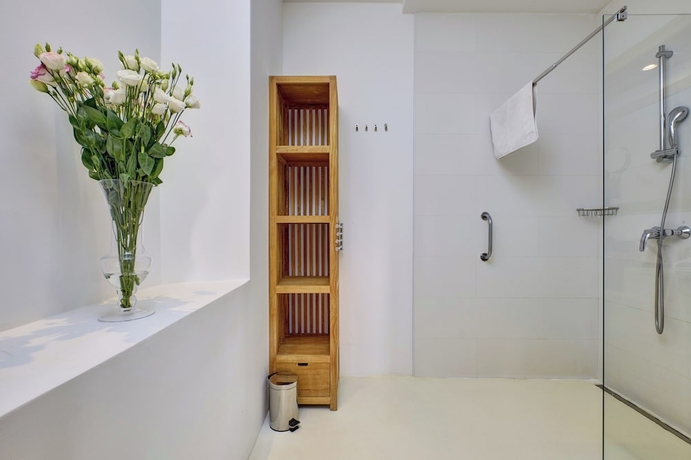 Imagen de la habitación del Hotel Boutique Dolphin Suites. Foto 9