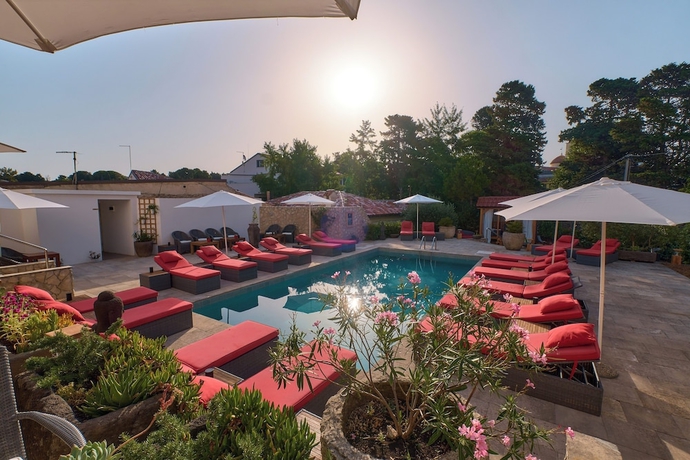 Imagen de la piscina del Hotel Boutique Dolphin Suites. Foto 14
