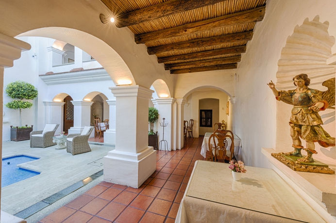 Imagen de los exteriores del Hotel Boutique &Eacute;bano. Foto 14