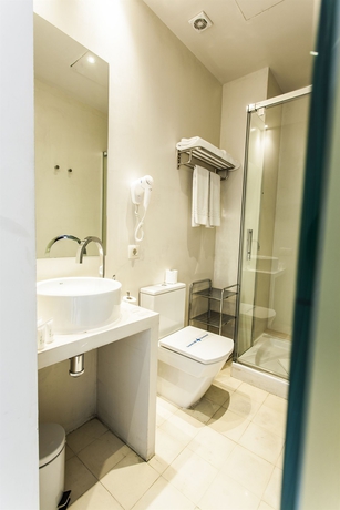 Imagen de la habitación del Hotel Boutique Elvira Plaza. Foto 7