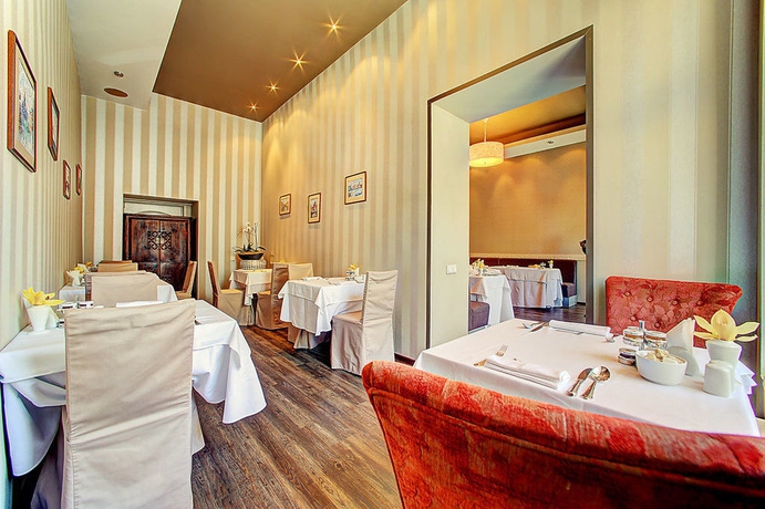 Imagen del bar/restaurante del Hotel Boutique Golden Triangle. Foto 2