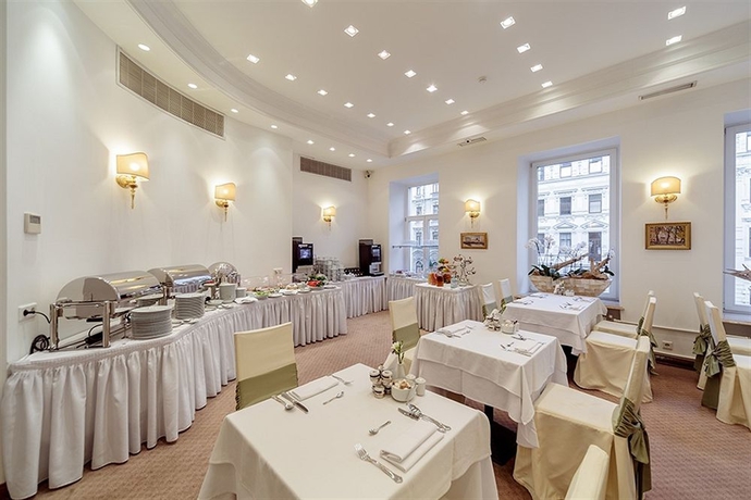 Imagen del bar/restaurante del Hotel Boutique Golden Triangle. Foto 3