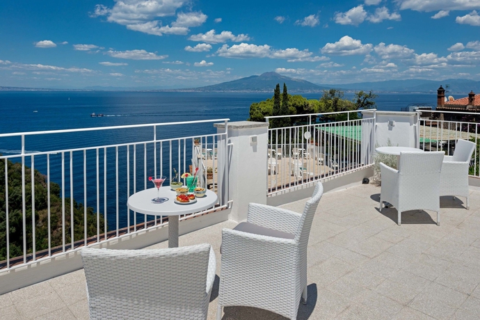 Imagen de los exteriores del Hotel Boutique Helios. Foto 13