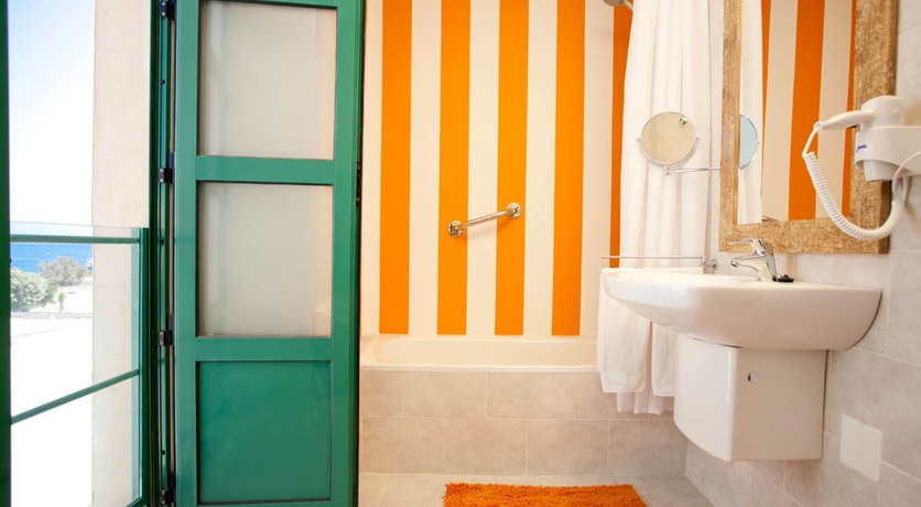 Imagen de la habitación del Hotel Boutique Isla De Tabarca. Foto 9