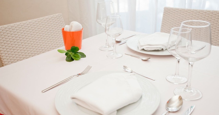 Imagen del bar/restaurante del Hotel Boutique Isla De Tabarca. Foto 3