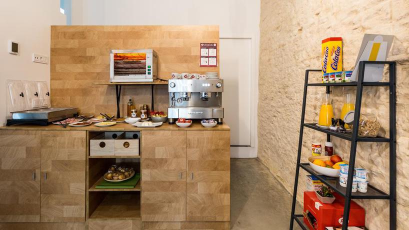 Imagen del bar/restaurante del Hotel Boutique La Puerta De Palacio - Only Adults. Foto 2