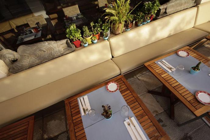 Imagen del bar/restaurante del Hotel Boutique Lasort. Foto 2