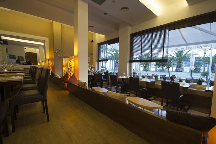 Imagen del bar/restaurante del Hotel Boutique Lasort. Foto 5