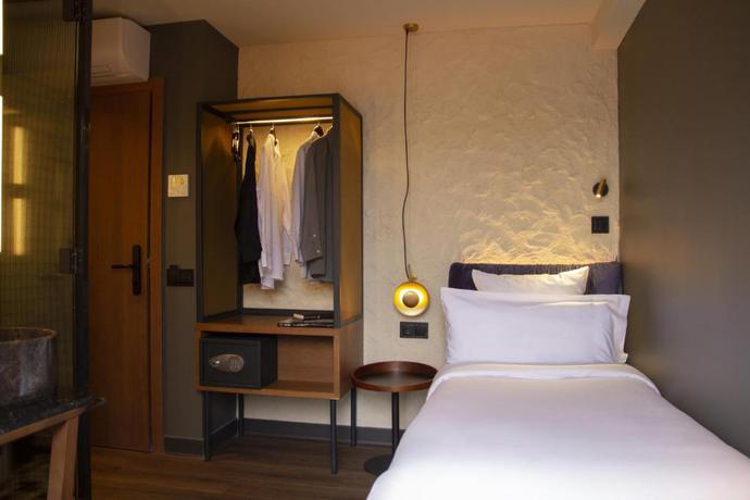 Imagen de la habitación del Hotel Boutique Letoh Letoh San Sebasti&aacute;n. Foto 5